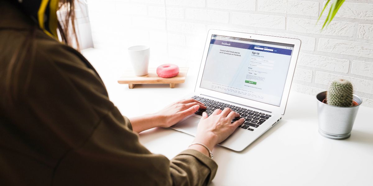 how to uploadblog on LinkedIn by UploadBlog. com